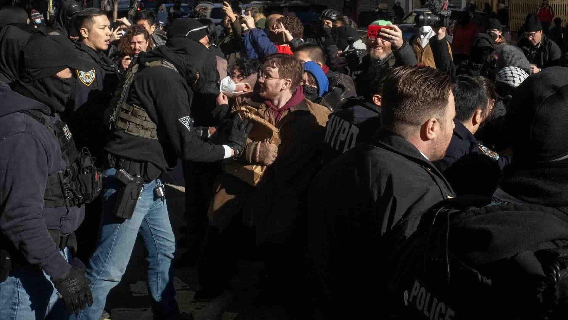 Protestas en Nueva York Detienen Redada Migratoria del ICE en Manhattan