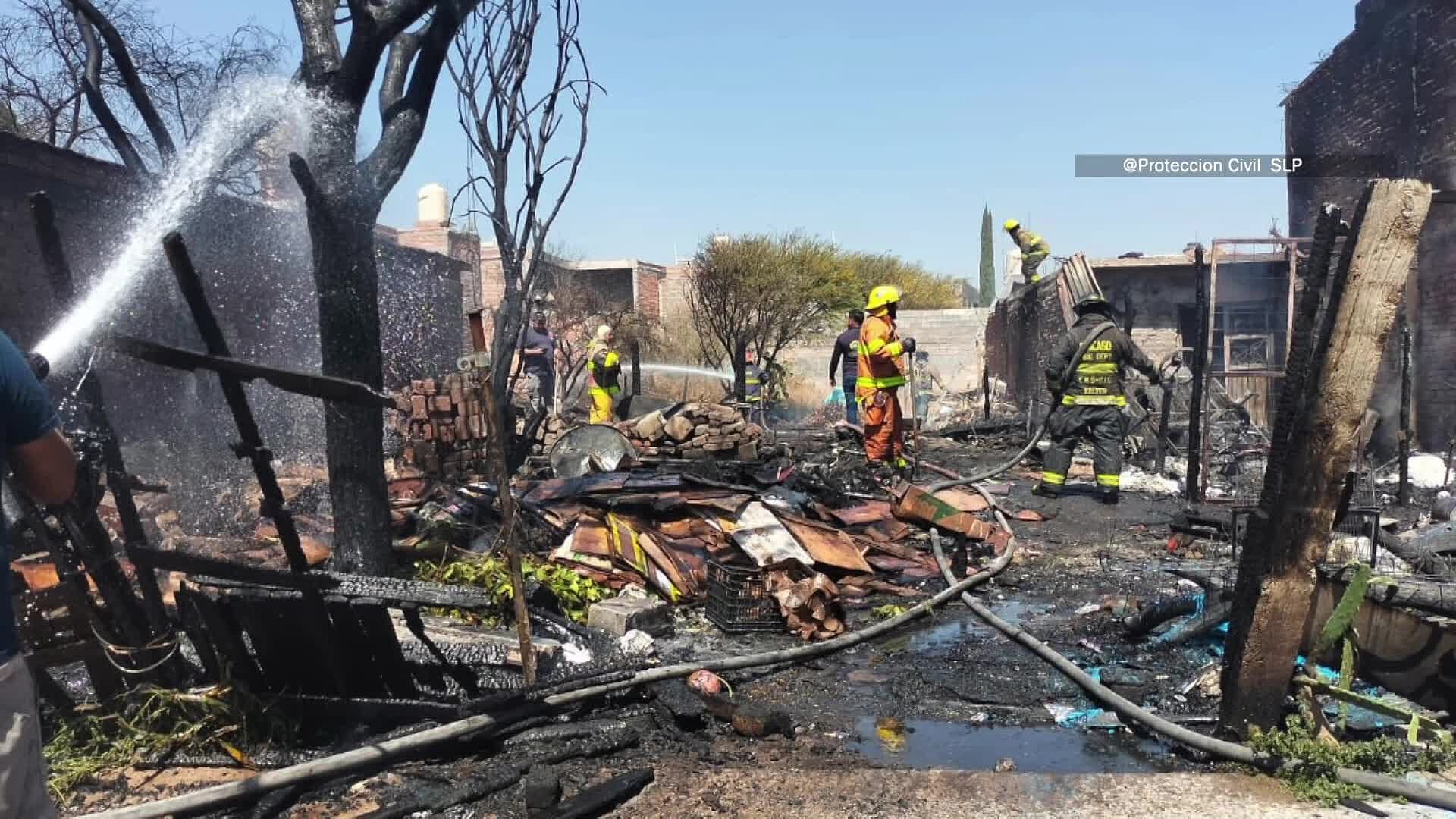 Incendio Consume Dos Viviendas al Norte de la Capital Potosina