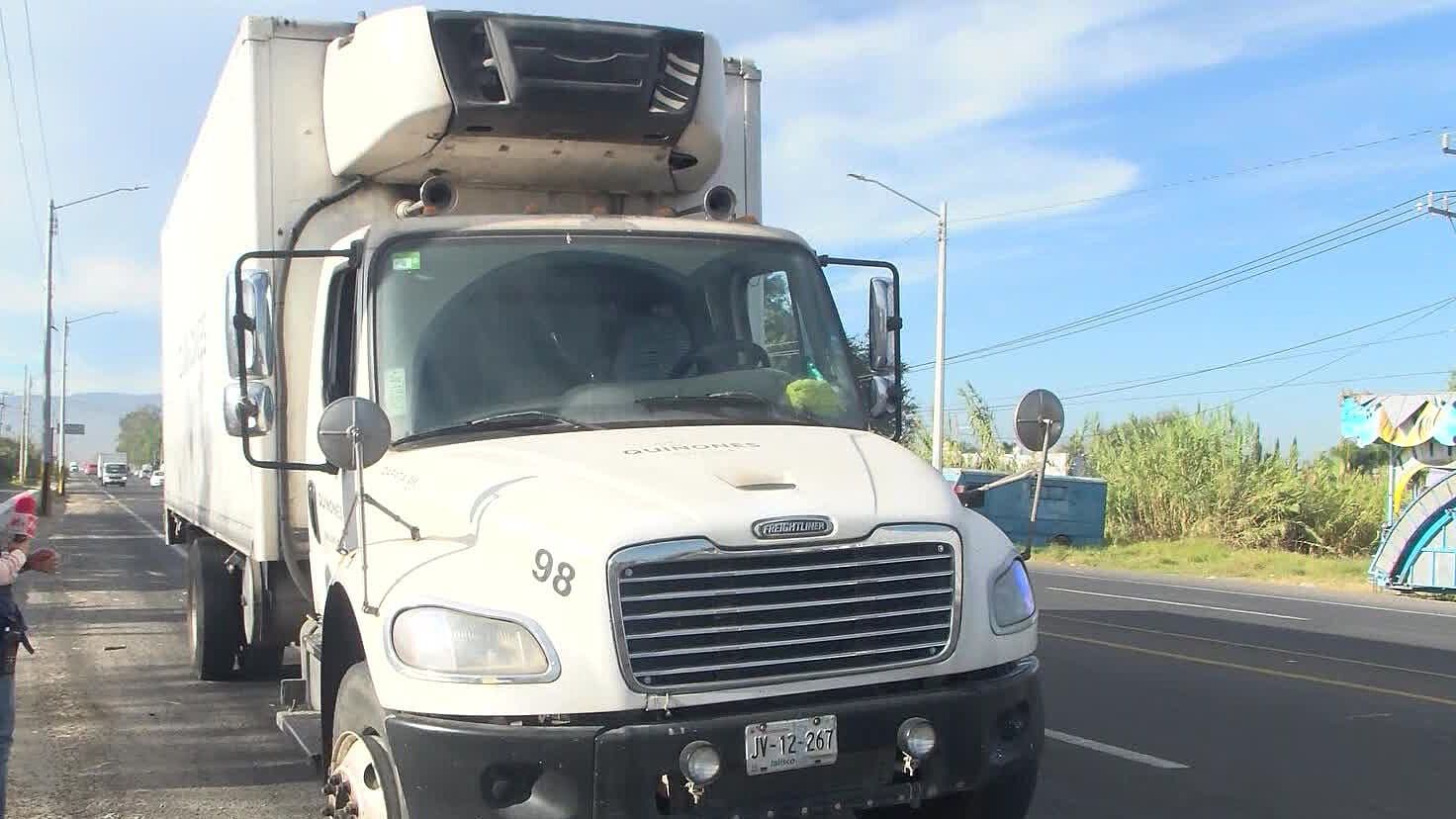 Sujetos Avientan Ponchallantas en Tala, Jalisco; Hay Autos y Camiones Afectados