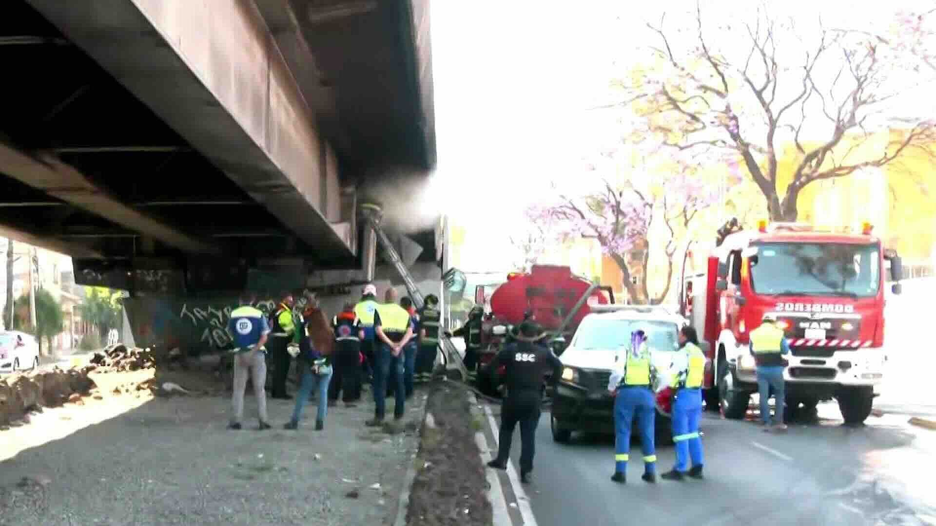 Bomberos Sofocan Incendio en Columna del Metro en Congreso de la Unión en Venustiano Carranza