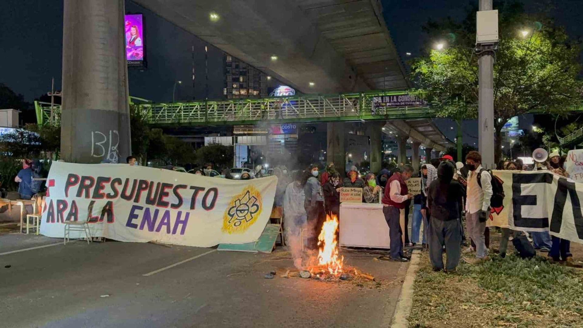 ¿Qué Pasó en Periférico Sur? Manifestantes Realizan Bloqueo y Provocan Caos Vial en CDMX