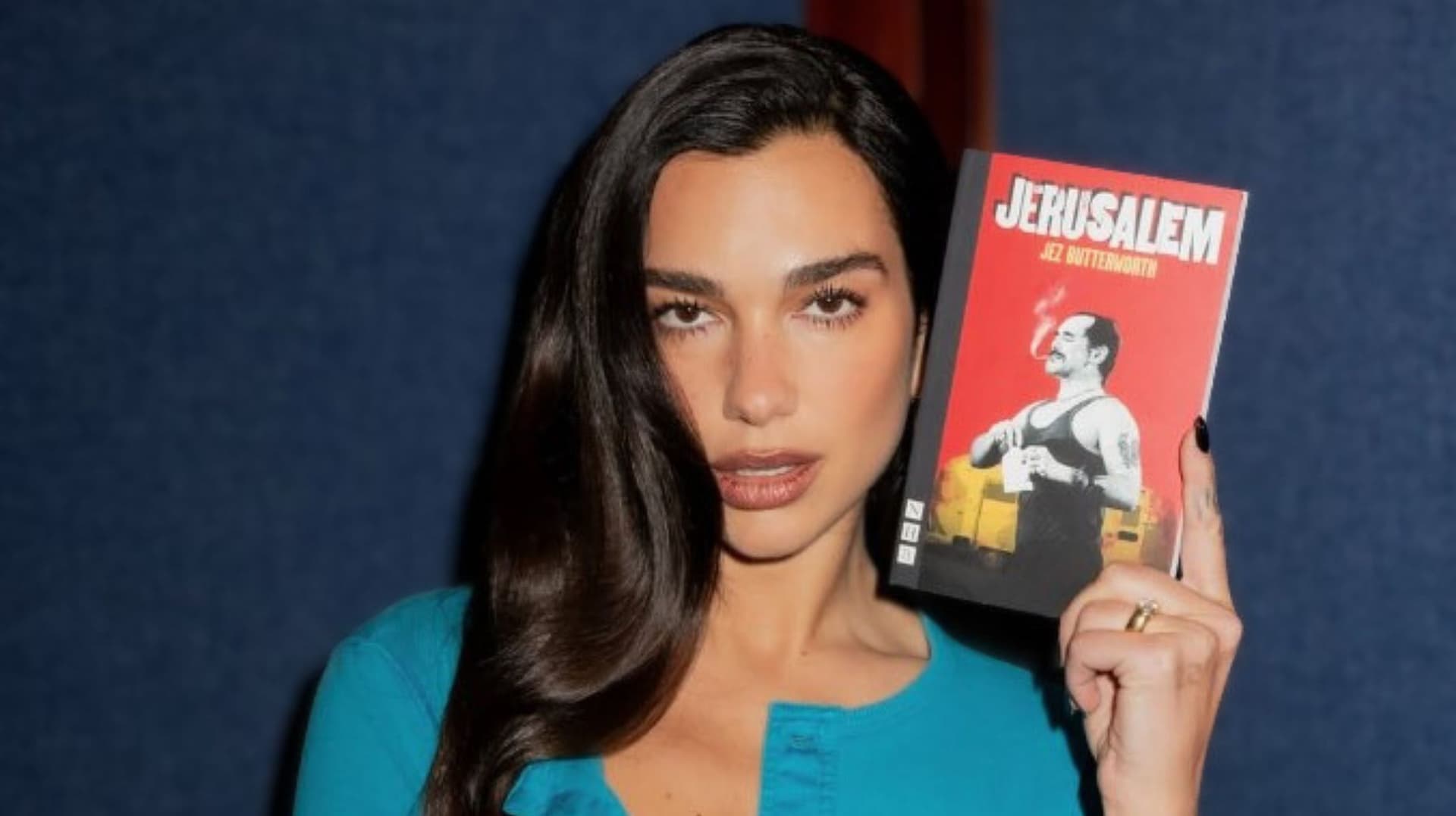 La Lectura, su Refugio: Dua Lipa es Nombrada Comisaria Literaria en Festival de Literatura