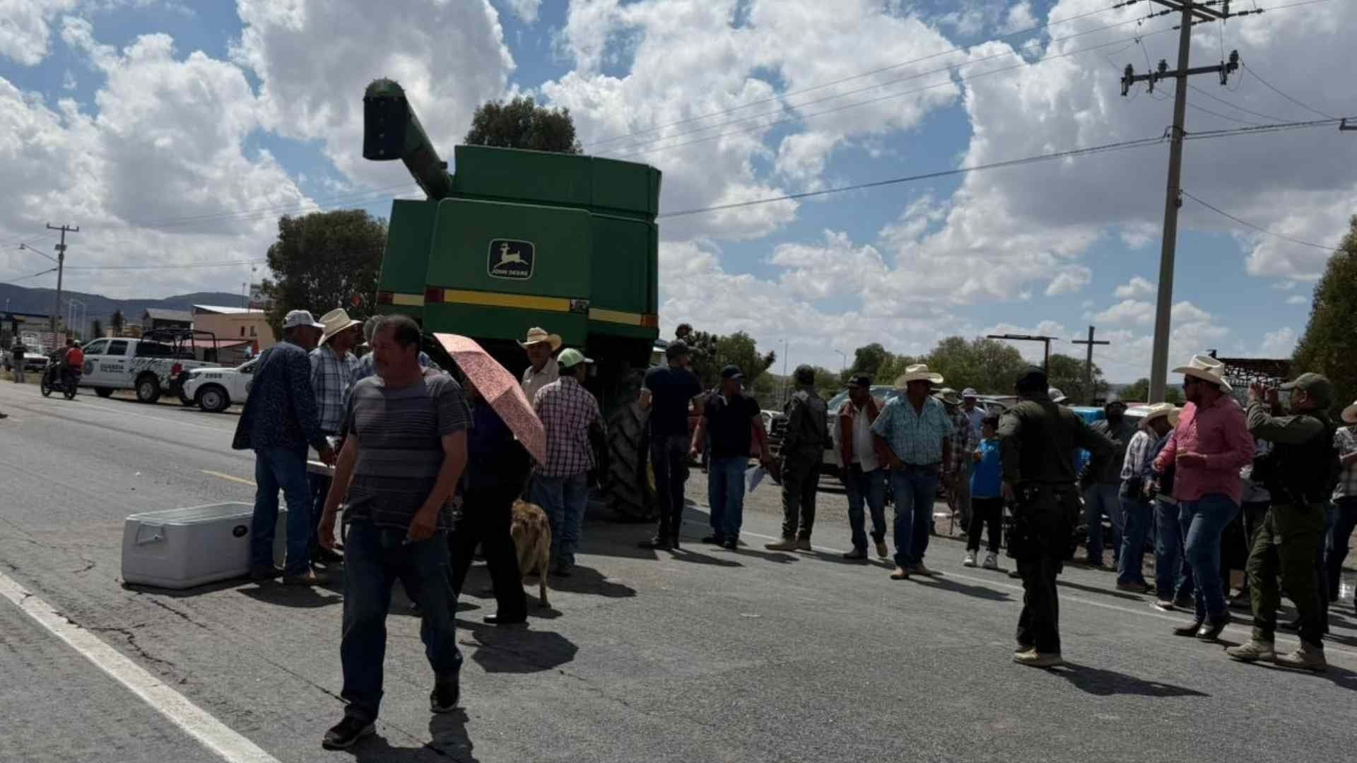 Agricultores Potosinos Liberan Carretera 80 tras Bloqueo por Precio del Frijol