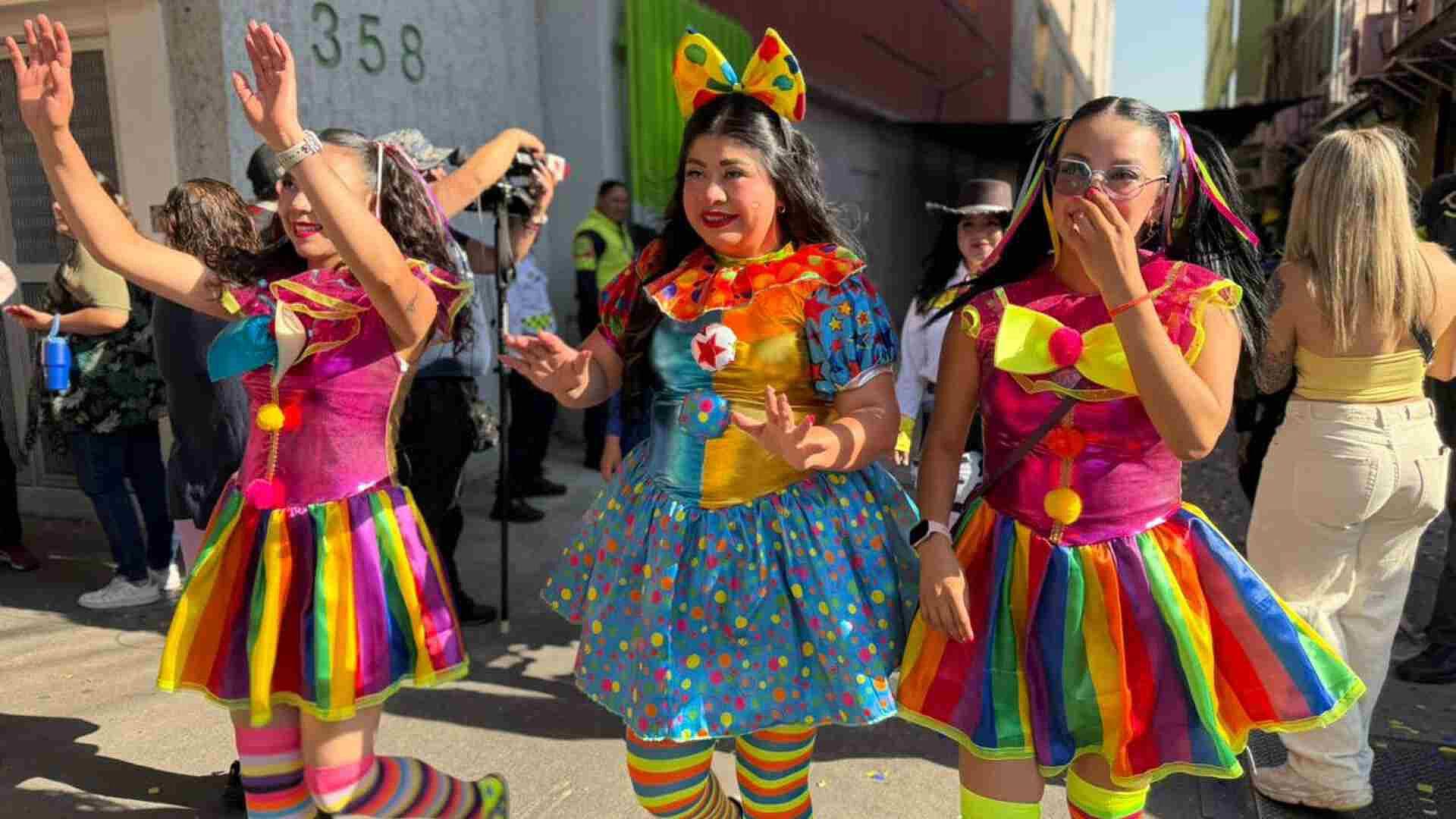 Policías de la CDMX Regalan Juguetes por el Día del Niño y la Niña