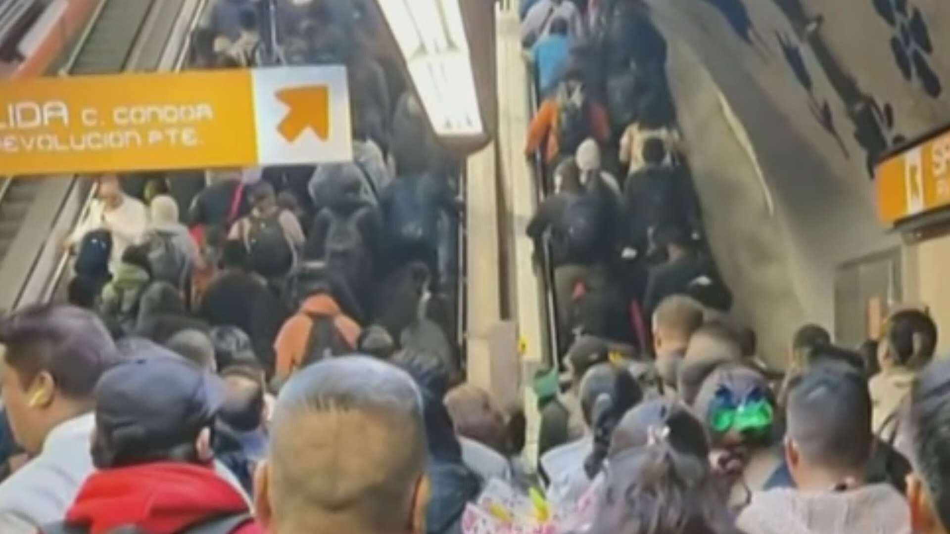 Caos en Metro Barranca del Muerto por Fallas en Escaleras Eléctricas