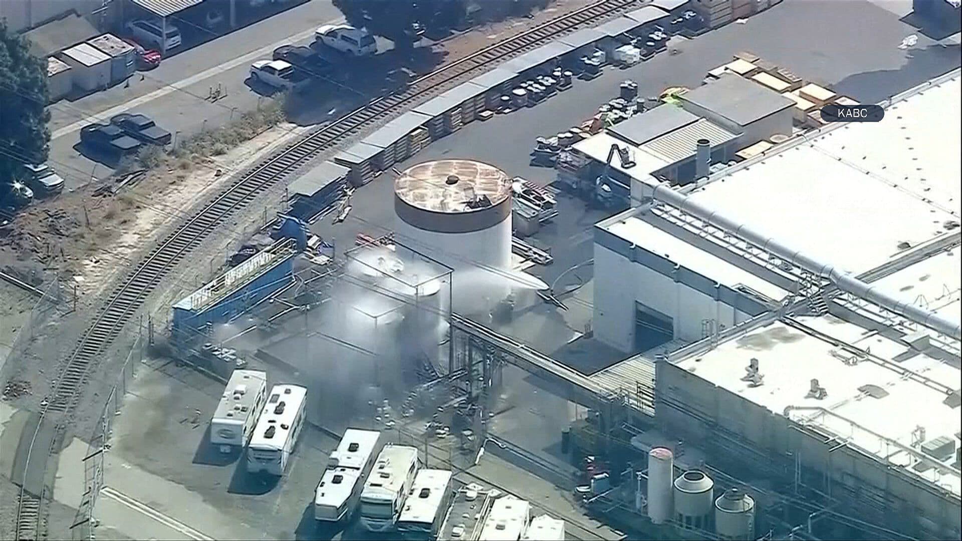 Después de 4 Días Autoridades de Orange, California, Controlan Amenaza de Explosión de Tanque