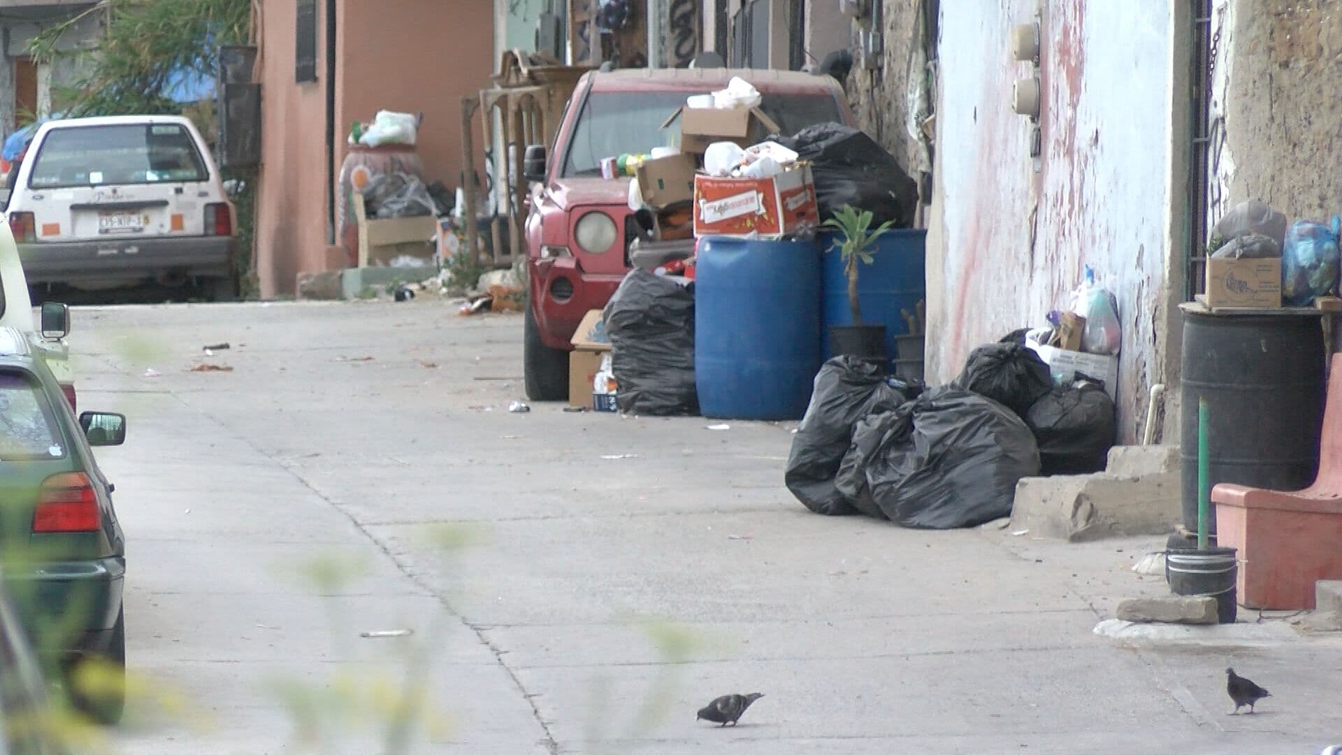 Denuncian Semanas Sin Agua y Basura Acumulada en Santa Fe, Tijuana
