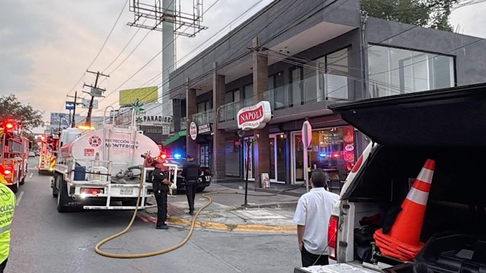 Controlan Incendio en Restaurante en Colonia Cumbres Elite en Monterrey