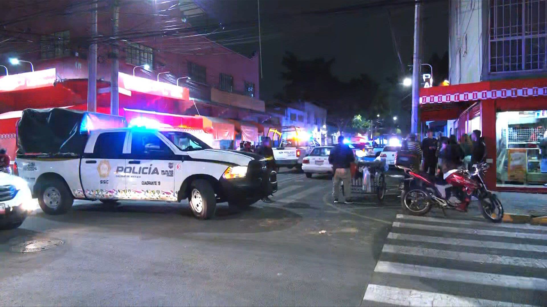 Motociclista Muere tras Derrapar y ser Arrollado por Combi en la Anáhuac