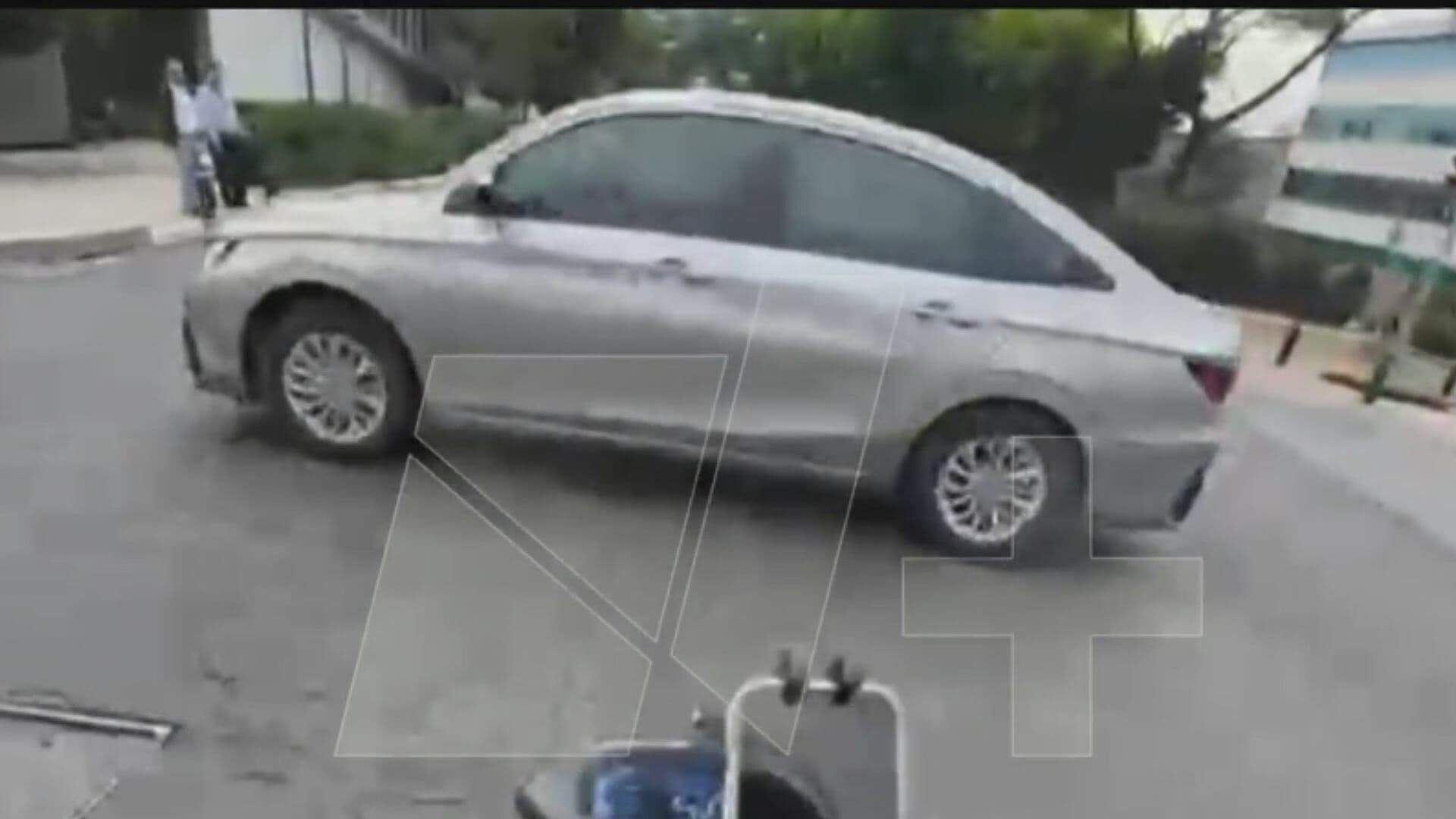 VIDEO: Motociclista es Embestido por Auto que se Pasó el Alto en CDMX