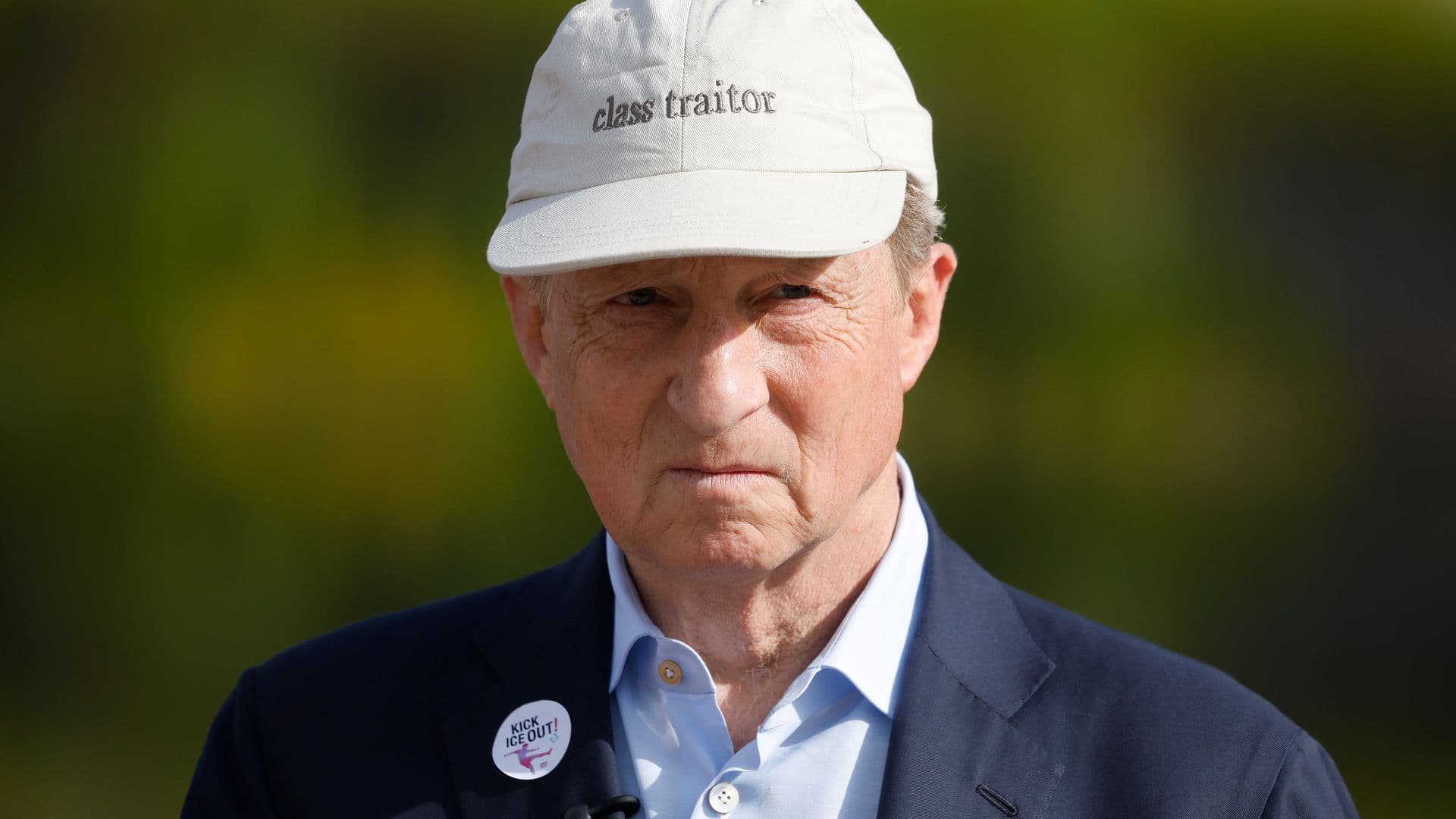 Tom Steyer Rechaza Acusaciones de Pagar a Influencers para Apoyar su Campaña en California