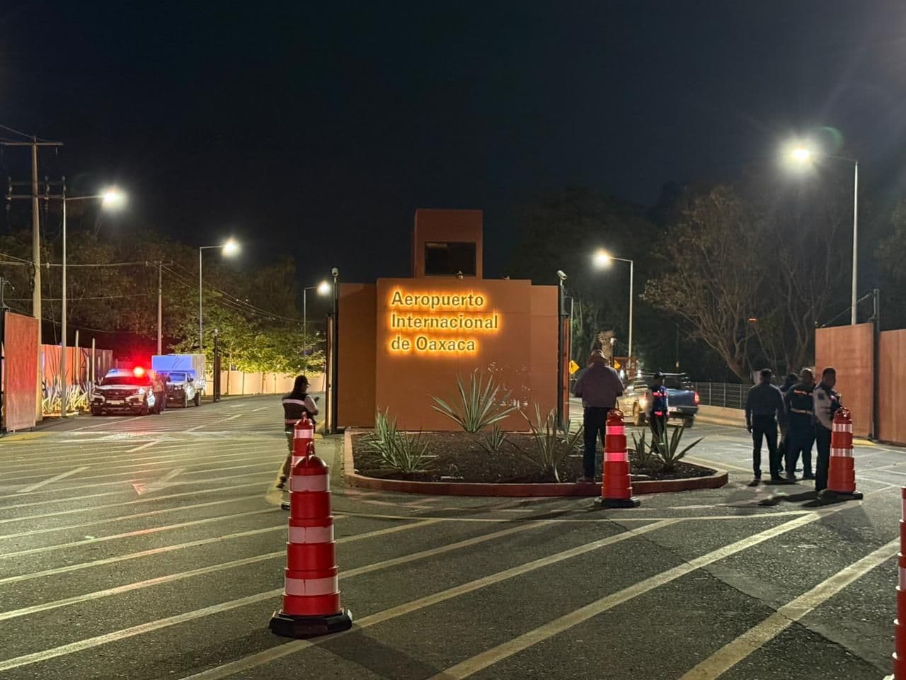 Reabren Aeropuerto de Oaxaca Tras 10 Horas de Bloqueos de la CNTE