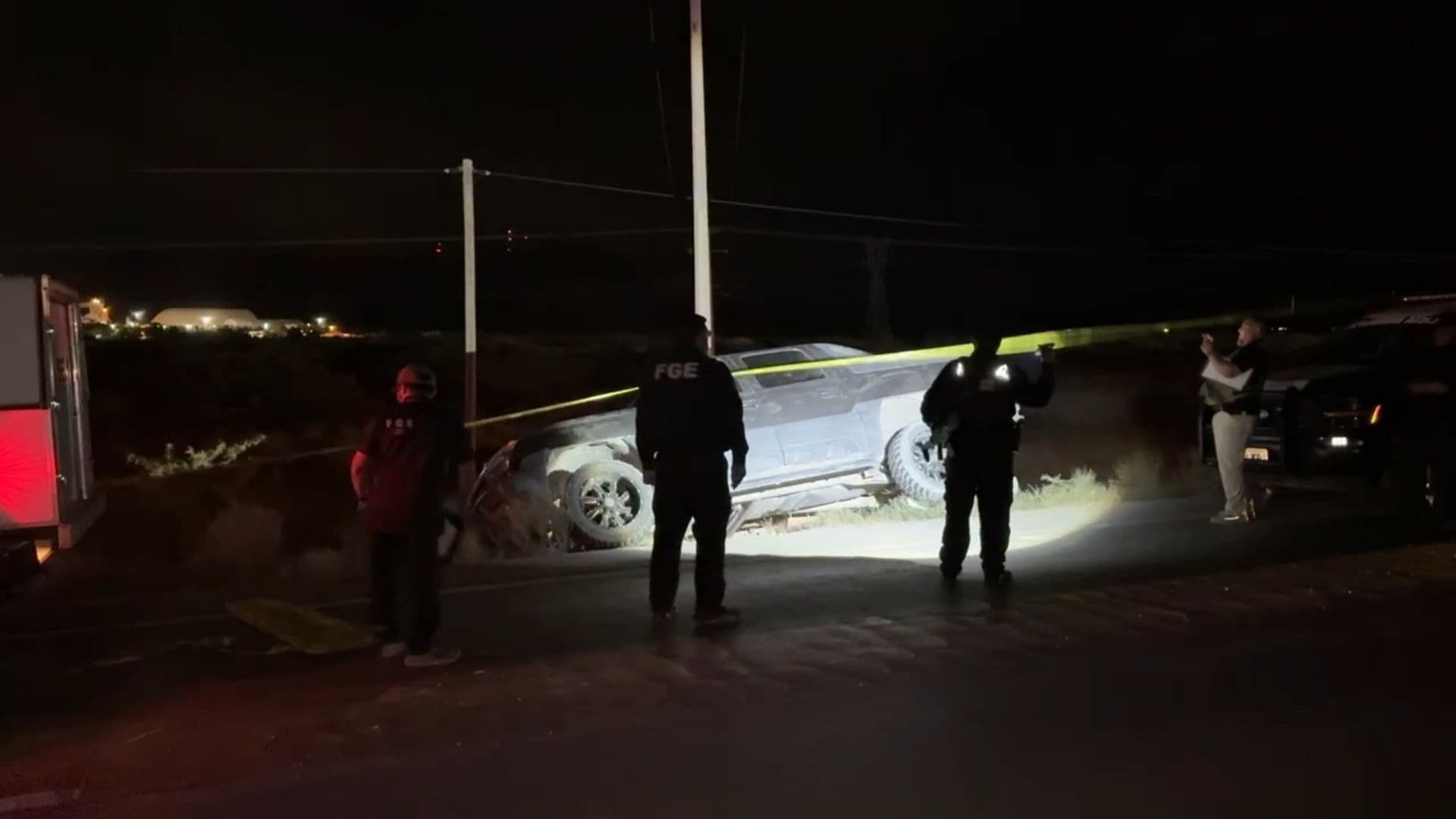 Muere Mujer Tras Volcadura en la Carretera Ahumada-Juárez; Detienen a su Esposo