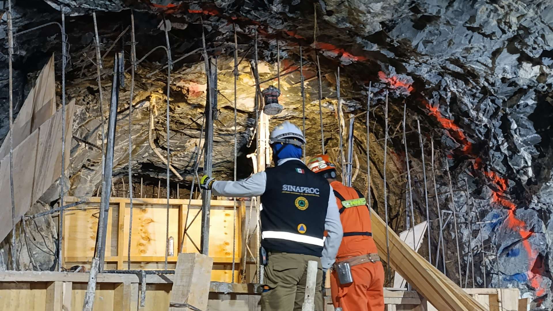 Trabajos para rescatar a los mineros en Sinaloa