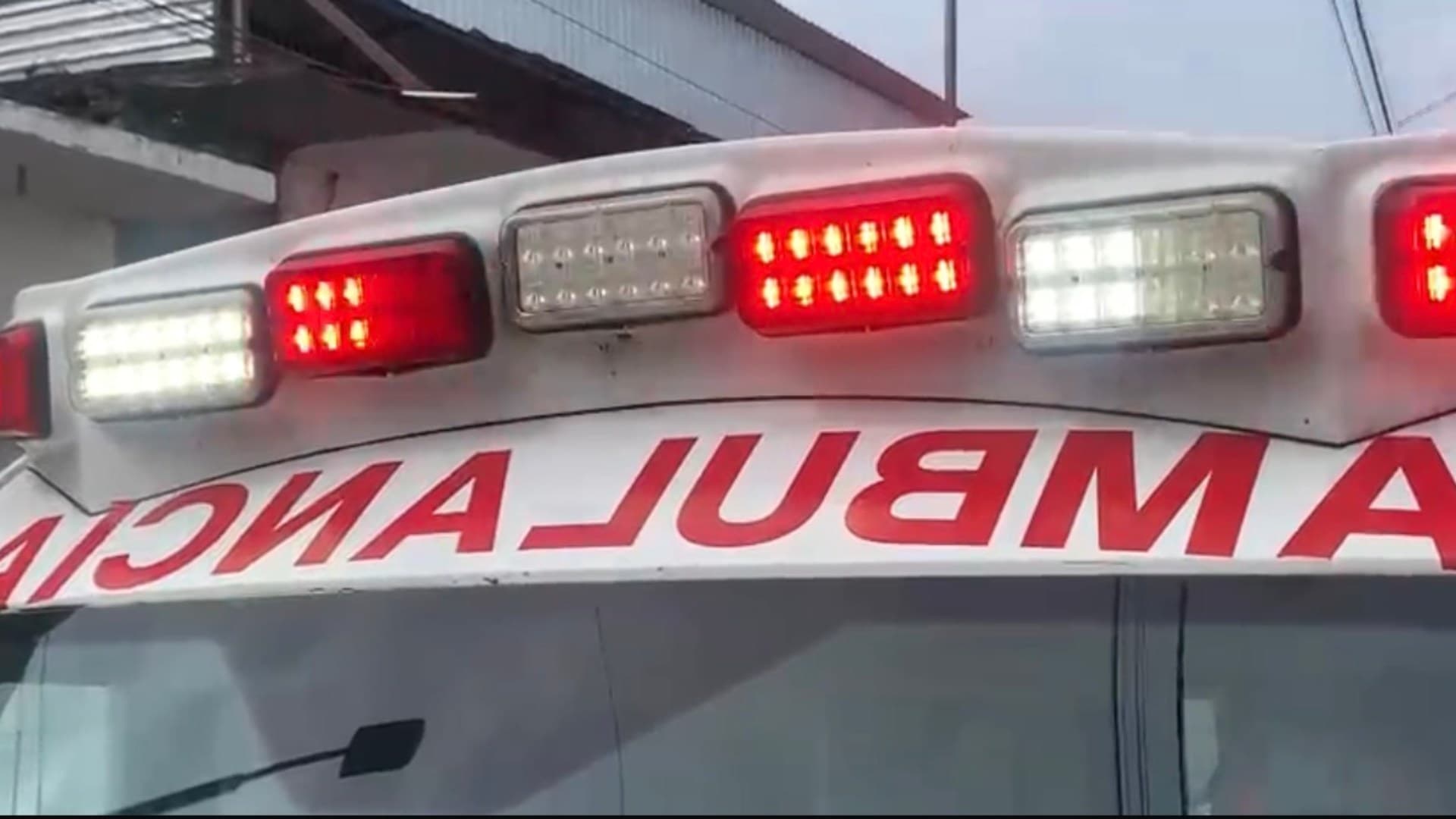 Camión es Embestido por Tren