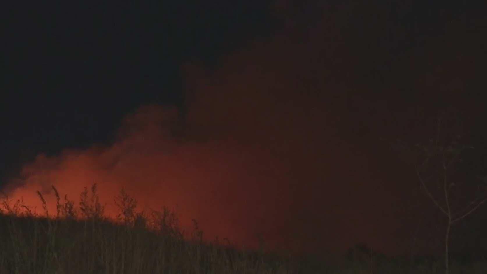 Siguen trabajos para sofocar incendio en el Bordo de Xochiaca