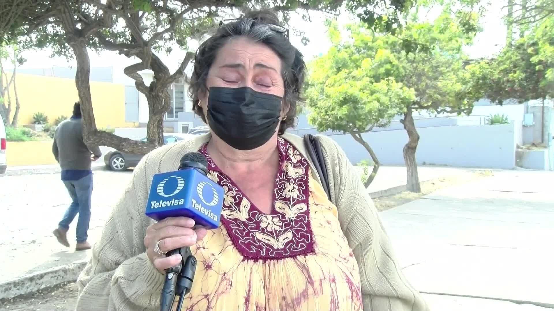 Entregan huesos y gusanos a madre de Fabiola en Semefo