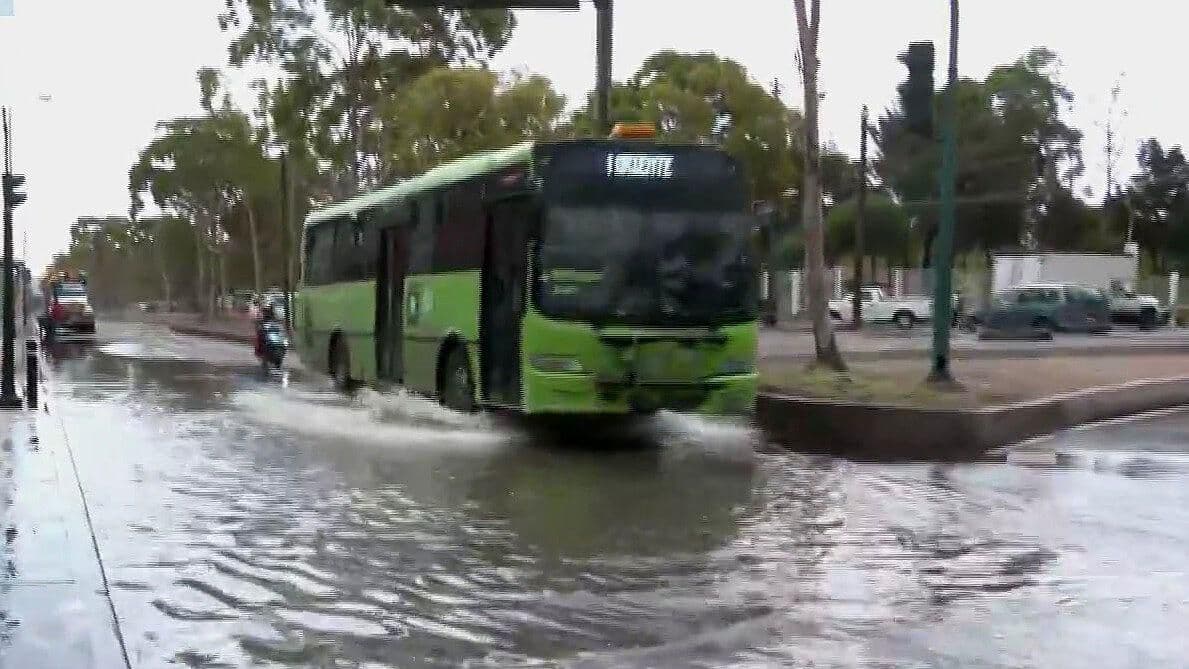 Se registra fuga de agua provocada por obras en el Bordo de Xochiaca