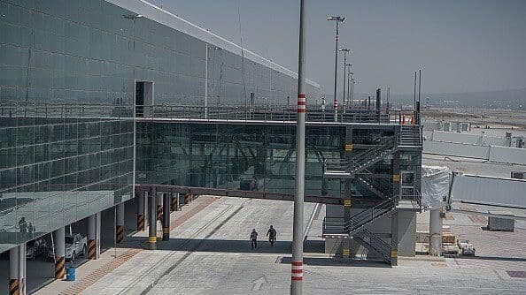 ¿Confiar obras a la Sedena y Marina lleva a México a la militarización?