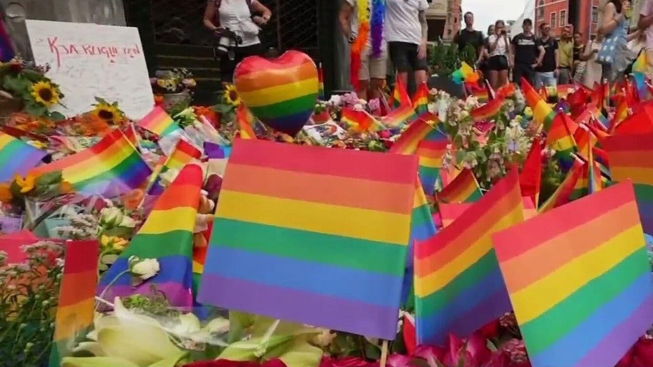 Instalan memorial en bar gay de Oslo tras ataque terrorista