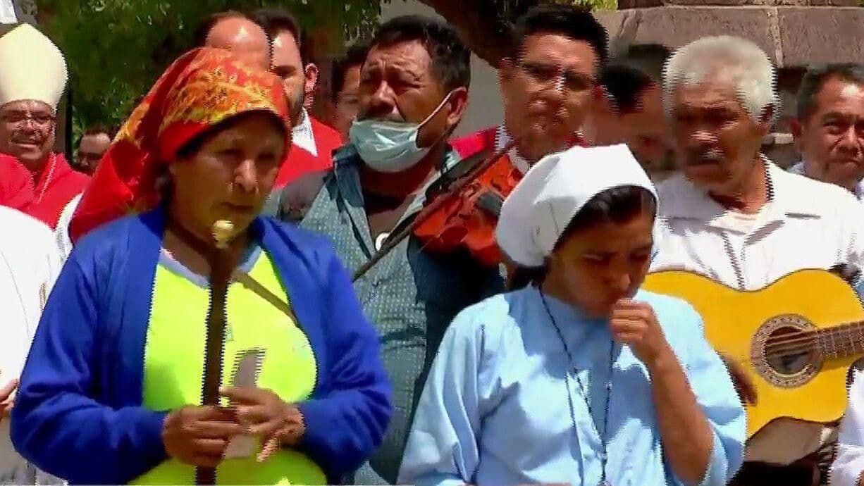 Raramuris Recuerdan a Jesuitas Asesinados en Cerocahui
