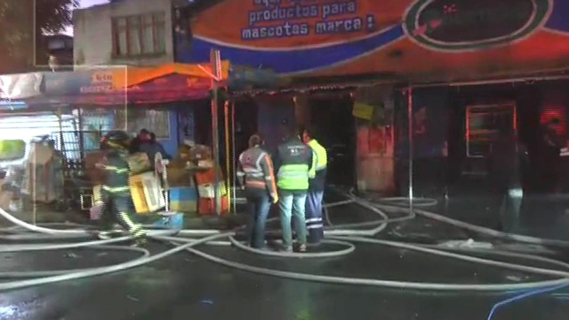 Se Registra Incendio en Bodega de Mercado en Col. Morelos, CDMX