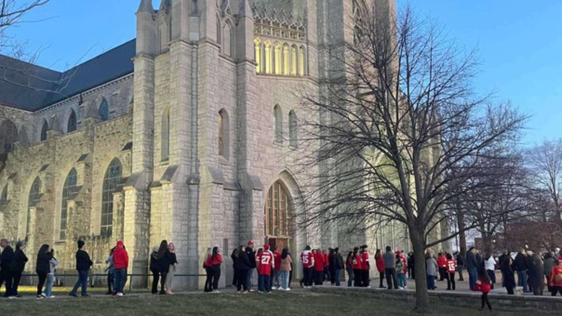 Cientos Despiden a Mexicana que Murió en Tiroteo en Desfile de Chiefs en Kansas City