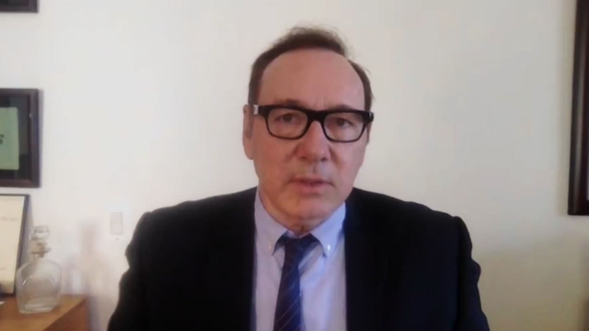 Kevin Spacey Critica Documental y Niega Acusaciones de Agresión Sexual Nunca Antes Reveladas