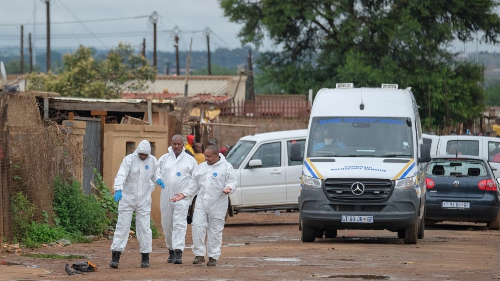 Matan a 9 Personas y Hieren a 10 Más en Tiroteo Masivo en un Bar en Sudáfrica