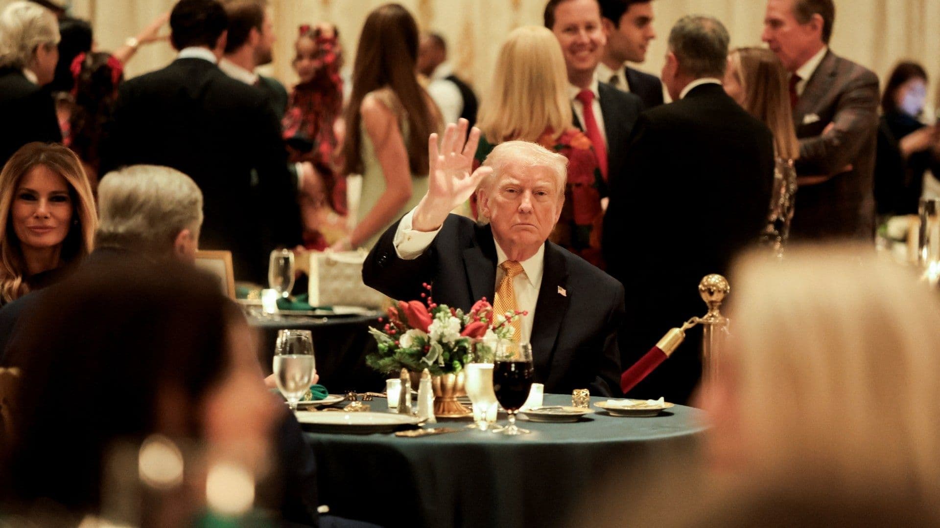 Trump Dedica Mensaje Navideño a "Adoradores" de Jeffrey Epstein: "Lo Abandonaron Como un Perro"