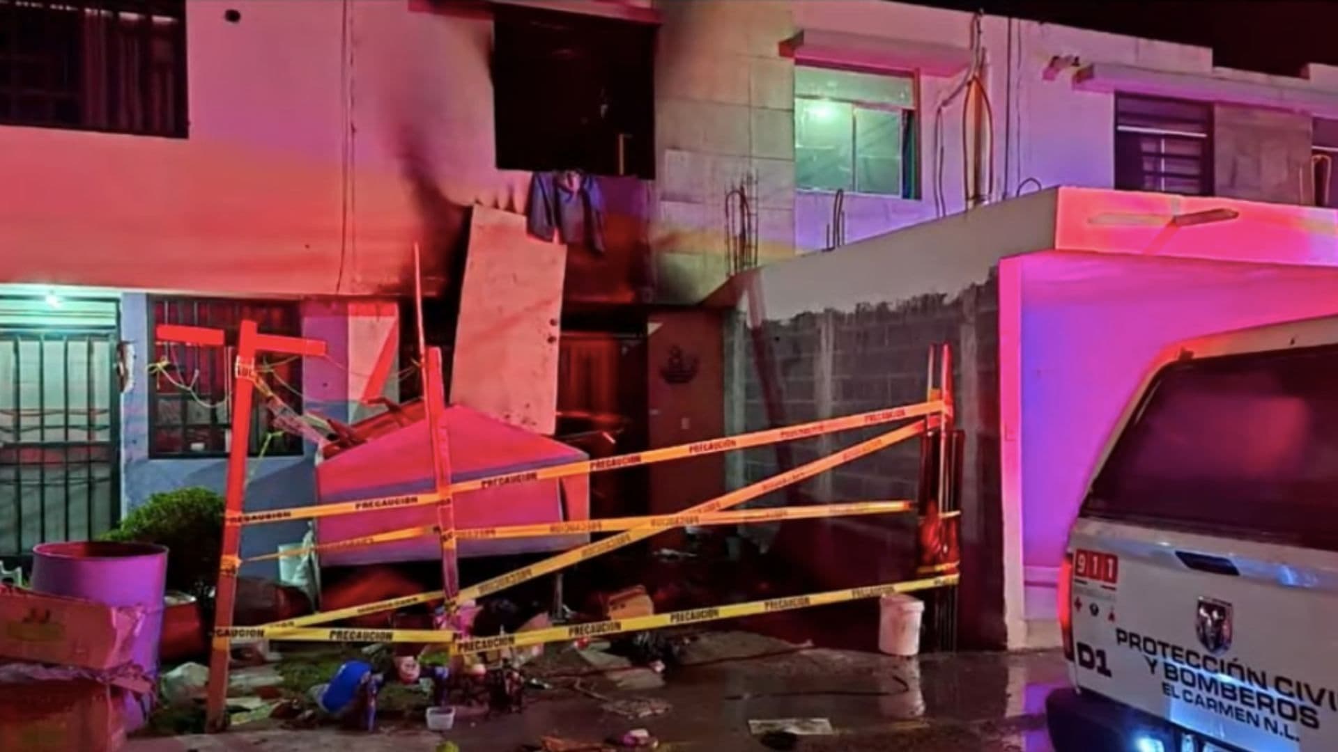 Incendio Consume Casa Usada como Bodega de Juguetes en El Carmen, Nuevo León