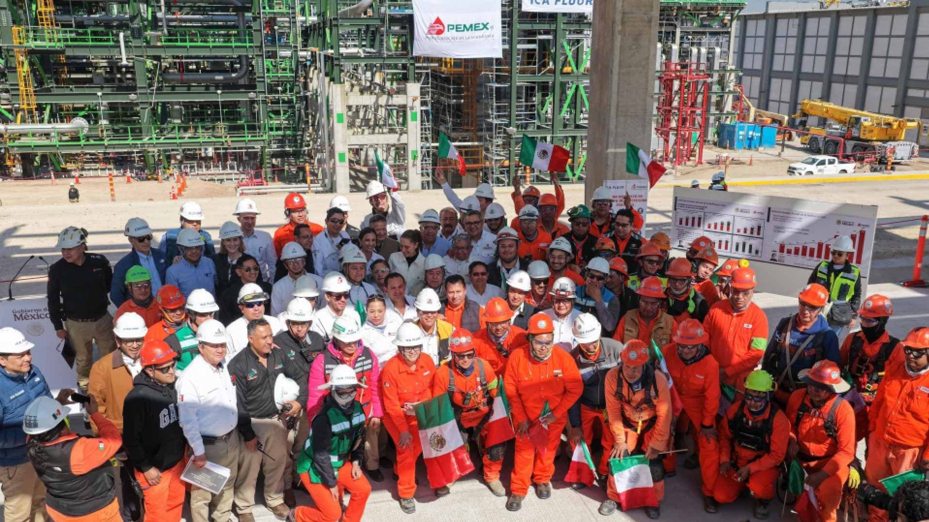 Sheinbaum Celebra Recuperación de Pemex tras Visita a Refinería de Tula
