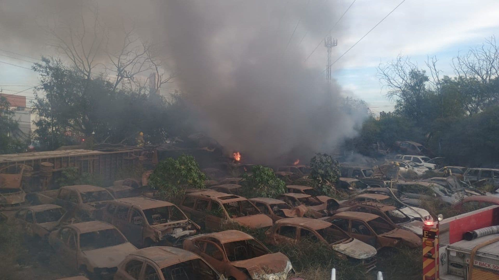Se Registra Incendio Dentro de Corralón en El Carmen, Nuevo León