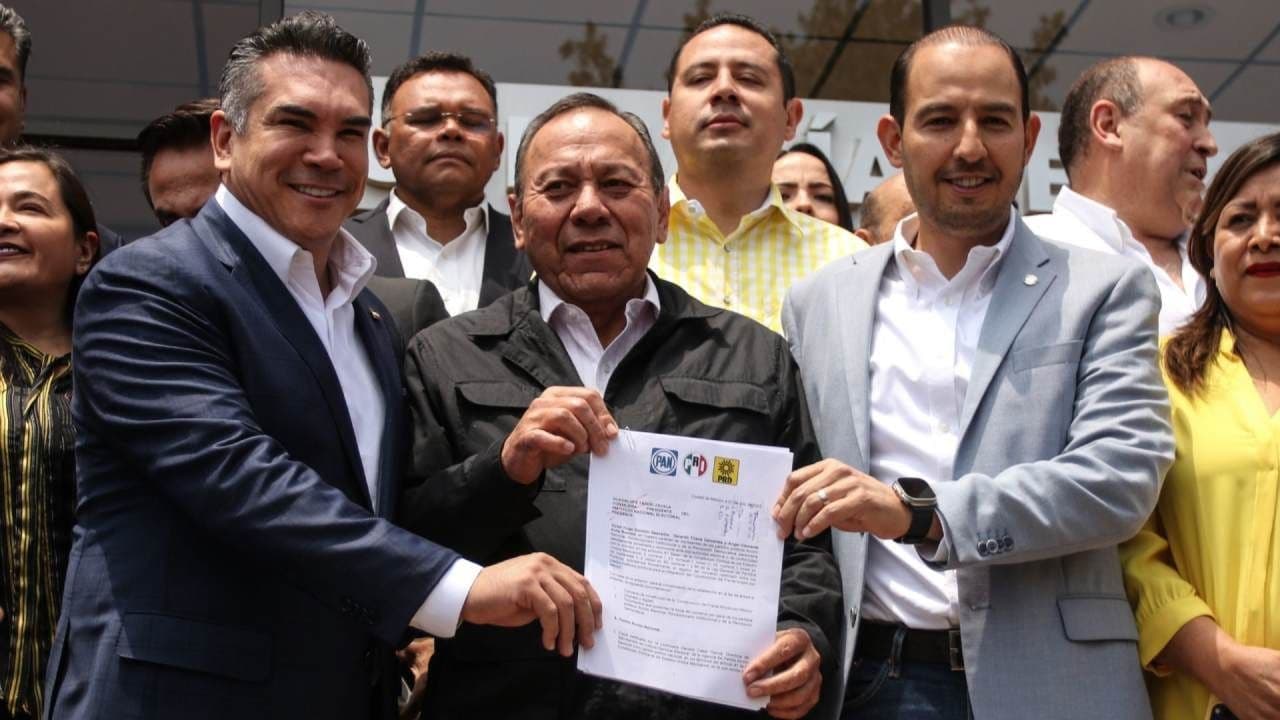 Frente Amplio por México Entrega al INE Solicitud de Registro