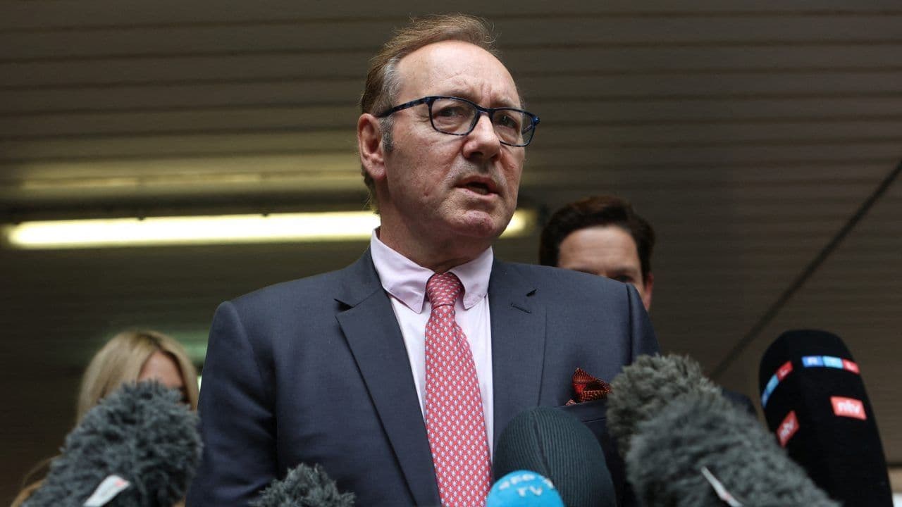 Kevin Spacey Llora Tras Ser Declarado Inocente; Dice Que Hay Mucho Por Procesar