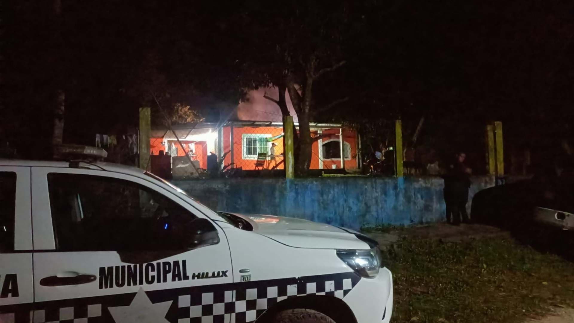 Hombre Incendia la Casa de sus Padres en Chinameca, Veracruz