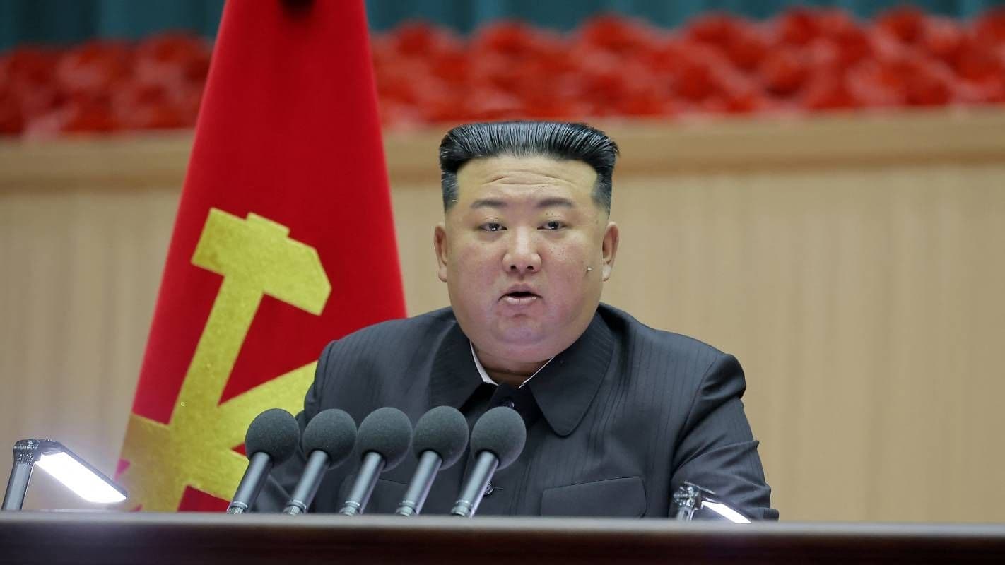 Kim Jong Pide a las Mujeres que Tengan Más Hijos en Corea del Norte y Llora en Conferencia