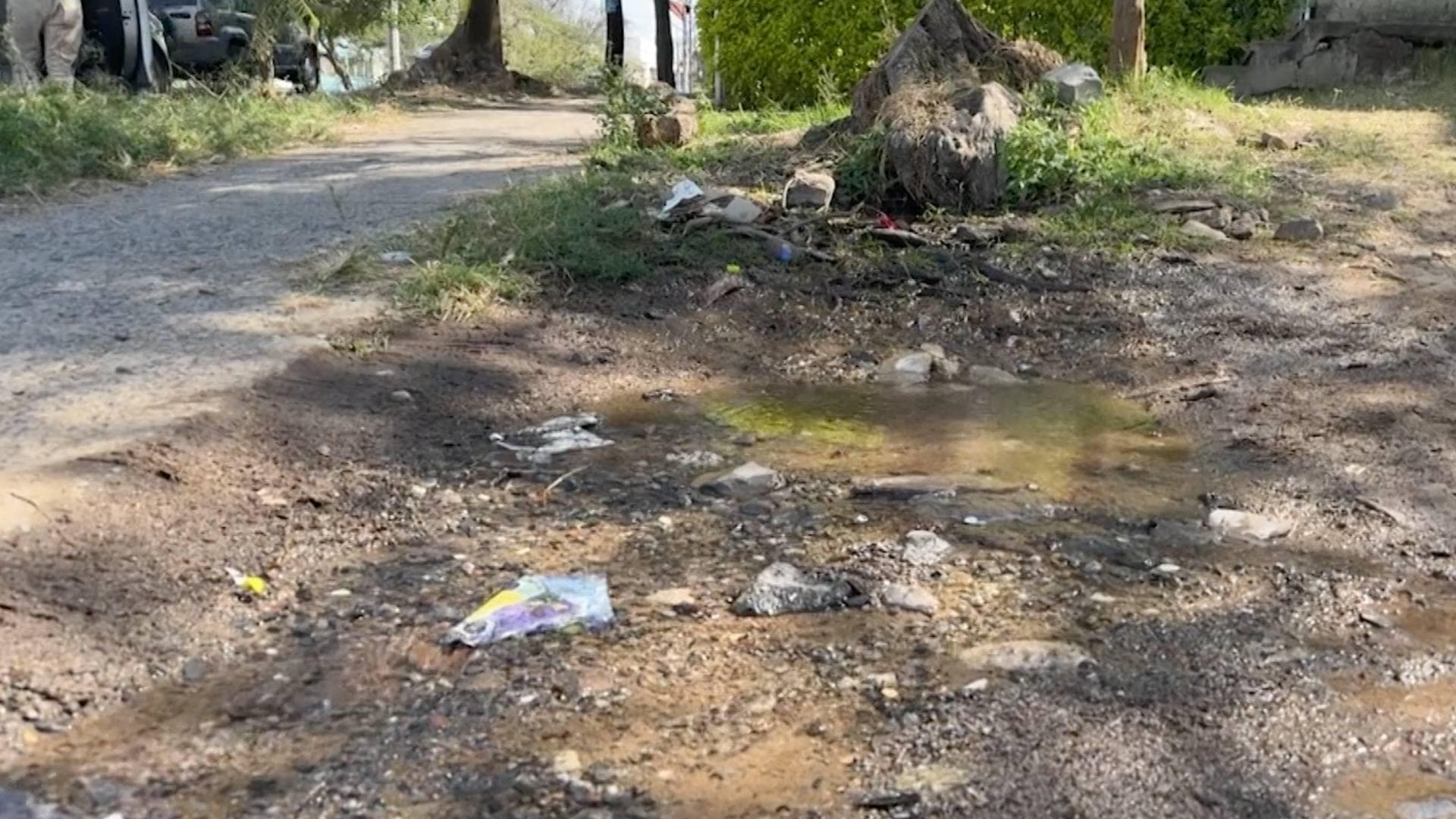 Fuga de Agua Suma Más de 15 Días en la Colonia Fovissste Miravalle en Tlaquepaque