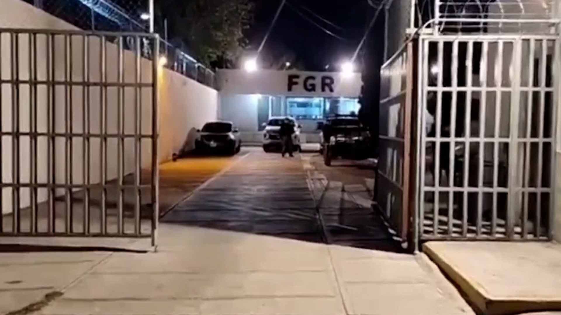 FGR Asegura Rifles de Asalto Ocultas en Camioneta en Allende