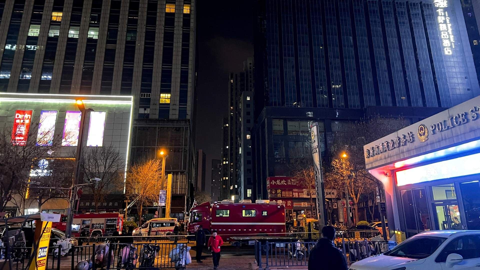 Incendio en Edificio de Shanxi Deja al Menos Tres Muertos y 23 Heridos