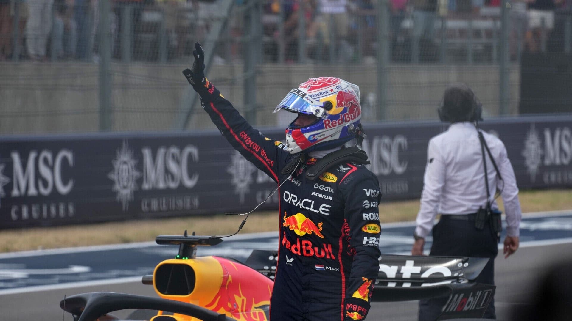 Max Verstappen Gana la Sprint en Austin Tras el Caos Entre los McLaren