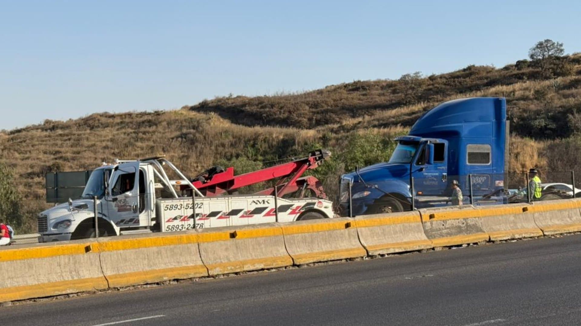 Choque entre Tráileres Provoca Caos Vial en la Chamapa-Lechería en Edomex; Así Pasó el Accidente