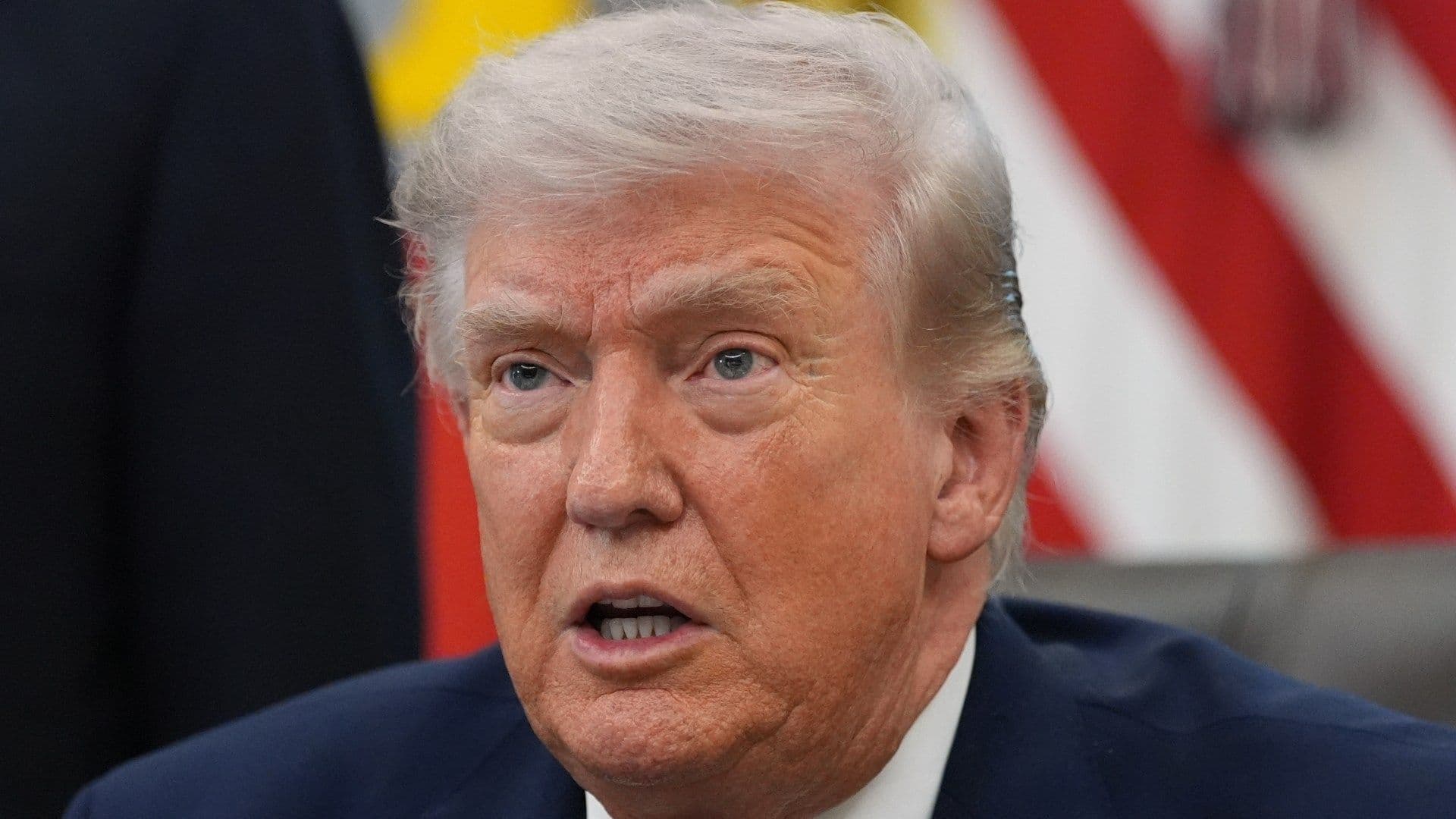 Trump Dice que EUA Puede Tomar el Control del Estrecho de Ormuz y “Hacer Una Fortuna”