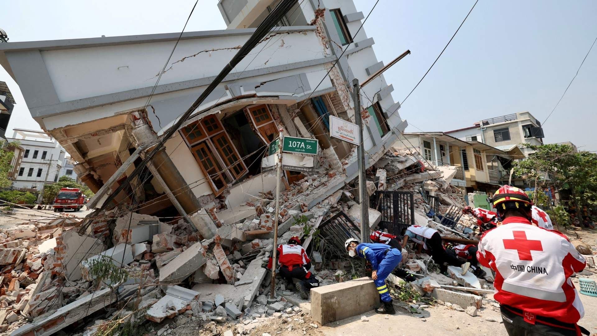 Myanmar, que Entierra a sus Muertos del Terremoto, Ahora Es Sacudido por Aranceles del 44 %