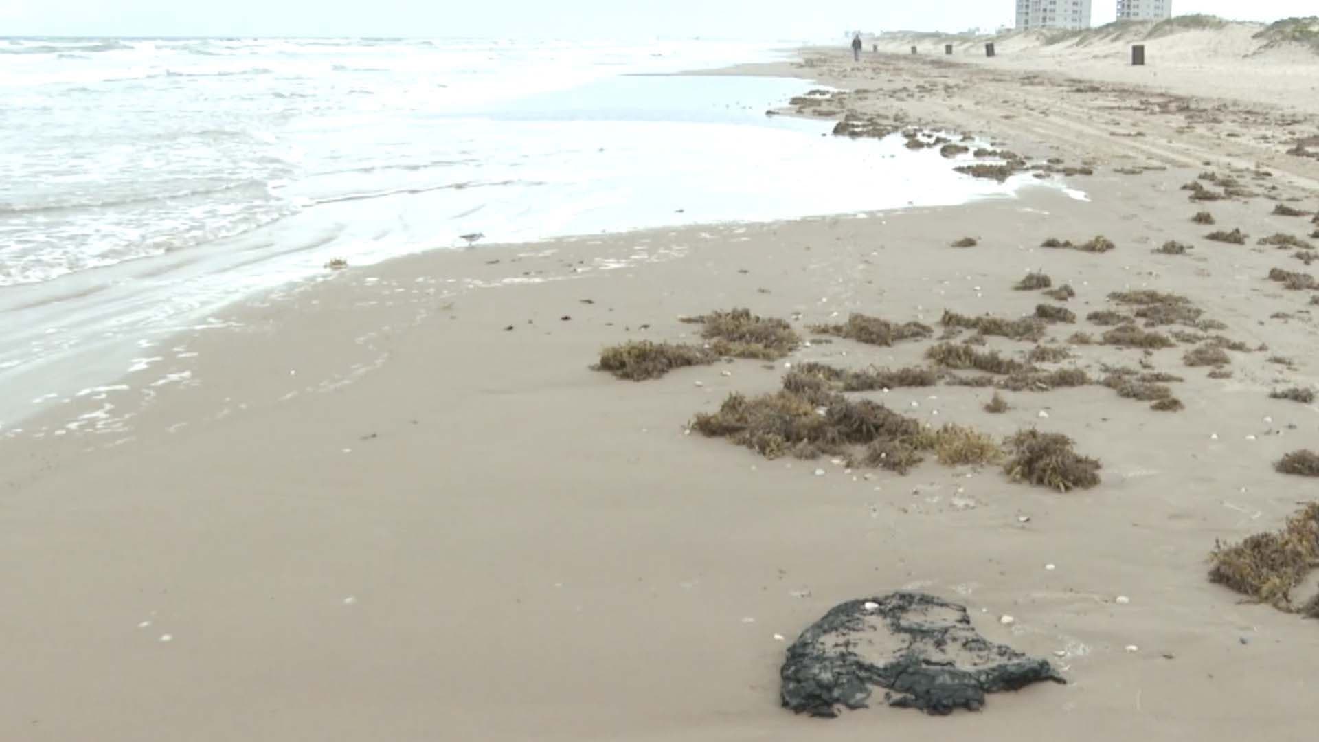 Detectan Restos de Posible Hidrocarburo en Costas de la Isla del Padre Sur en Texas