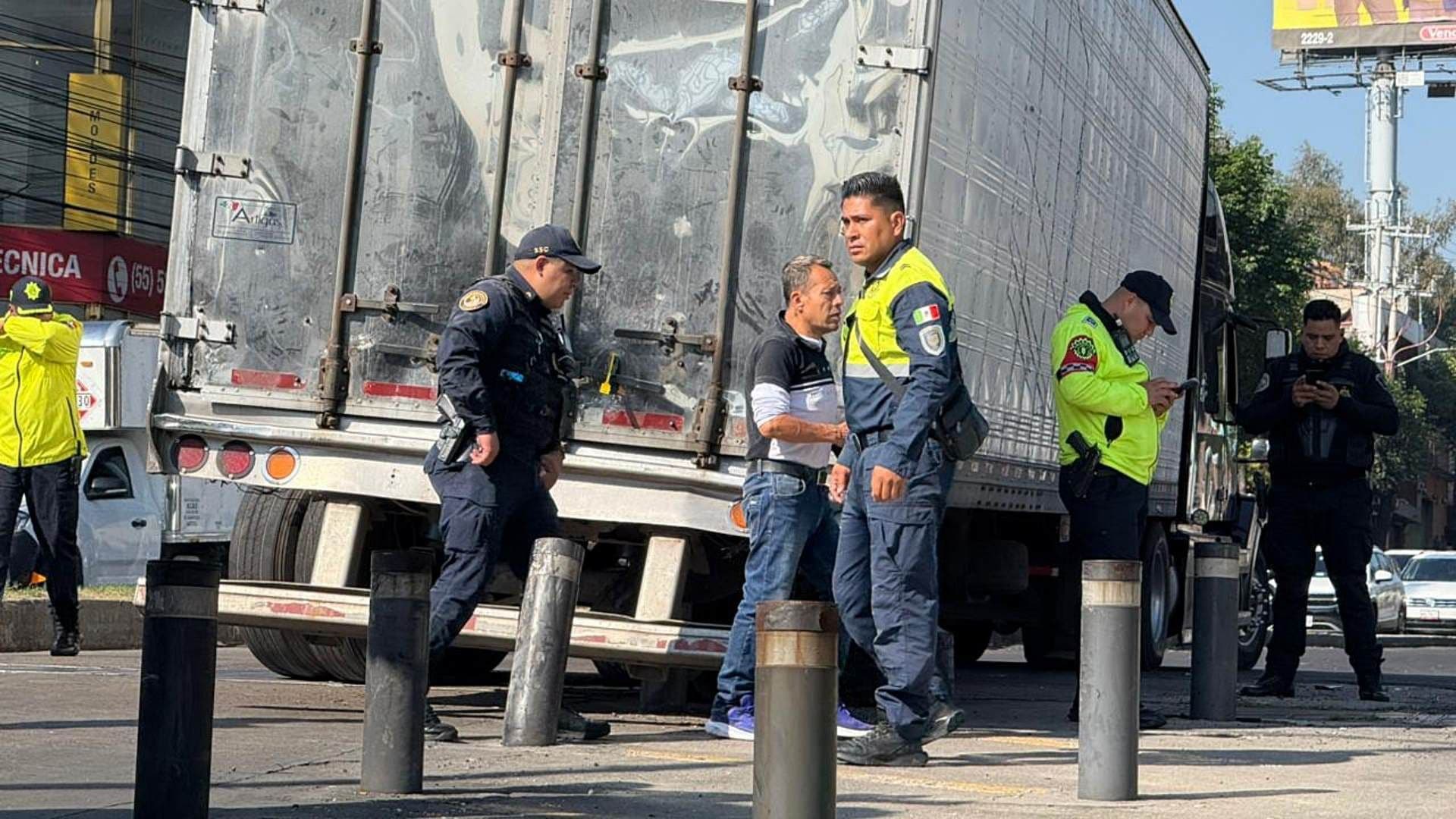 ¿Qué Pasó en Constituyentes Hoy? Tráiler Varado por Accidente Genera Severo Caos Vial en CDMX