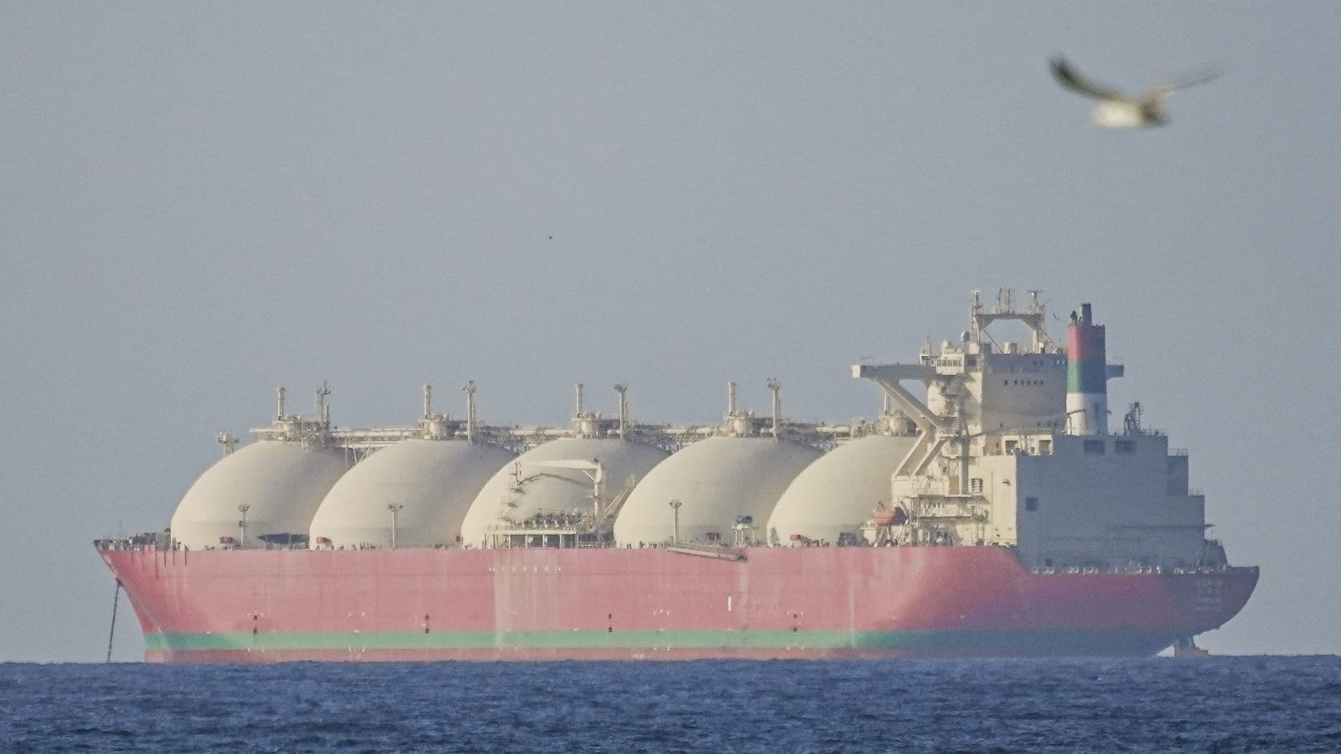 Irán Advierte a Buques sobre Presencia de Minas en el Estrecho de Ormuz