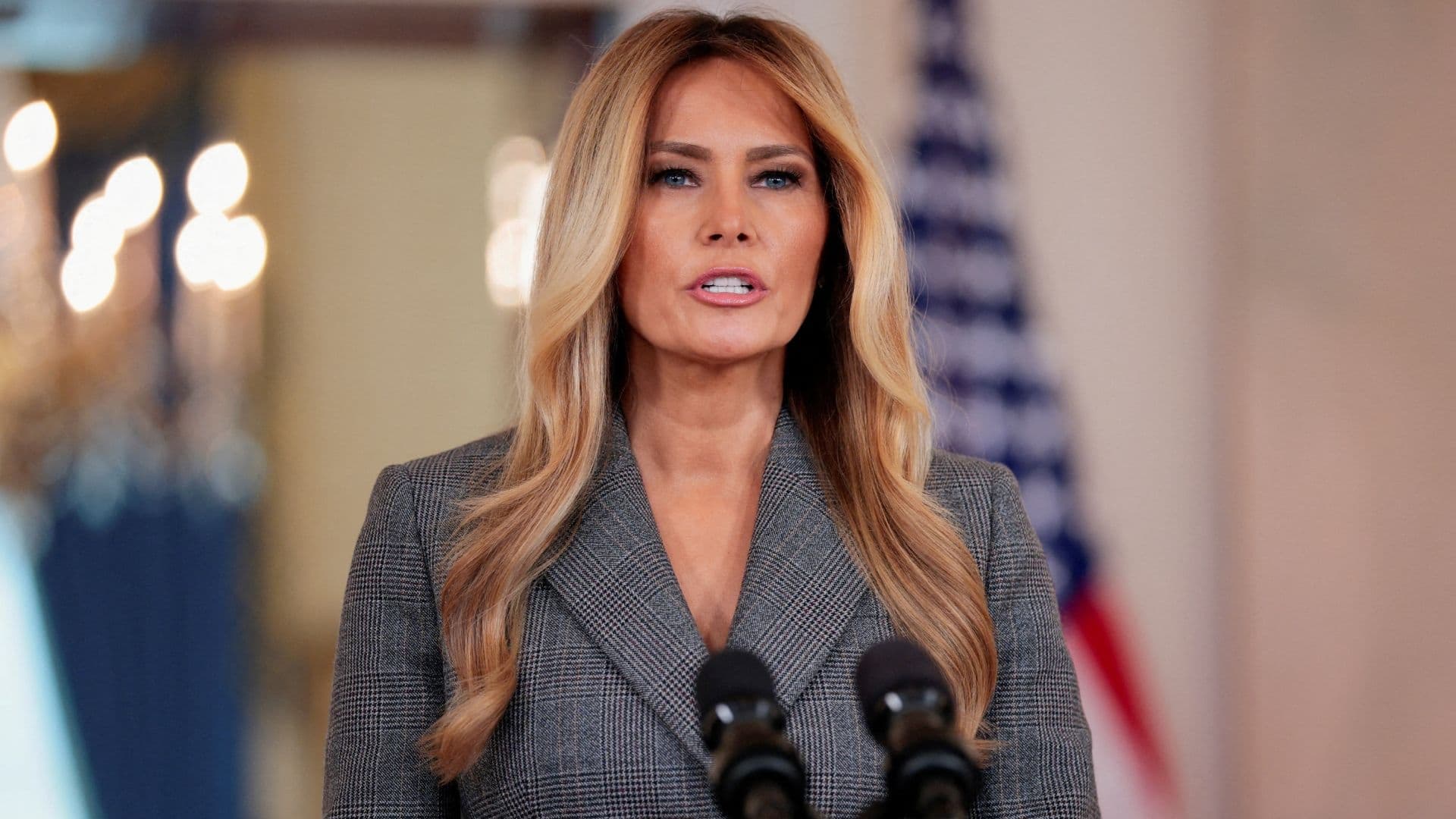 Melania Trump Pide al Congreso Audiencias Públicas para Víctimas de Epstein