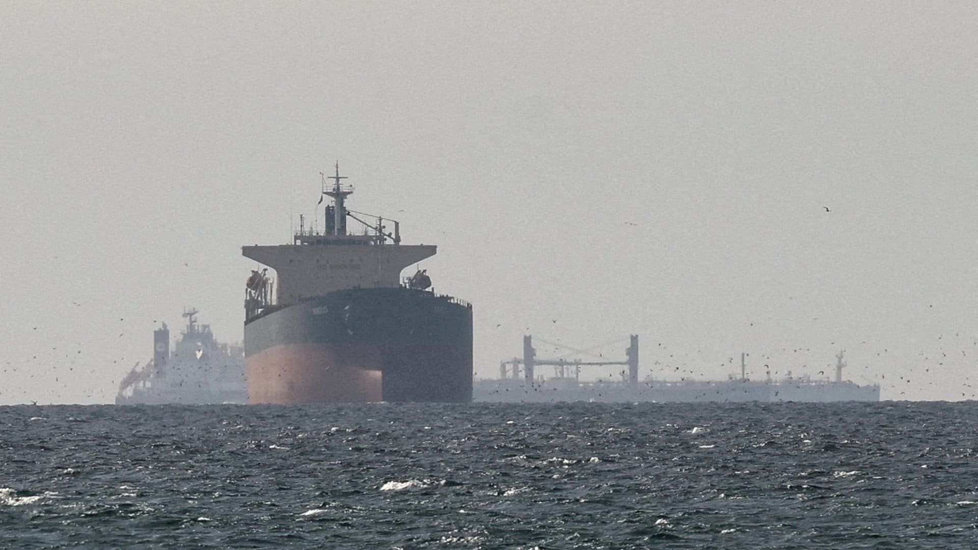 Buques Petroleros Ya Cruzan el Estrecho de Ormuz Luego del Bloqueo Impuesto por Estados Unidos
